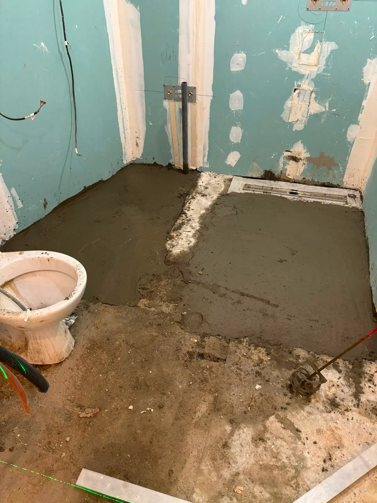 Salle de bain refaite, douche à l'italienne, avant travaux